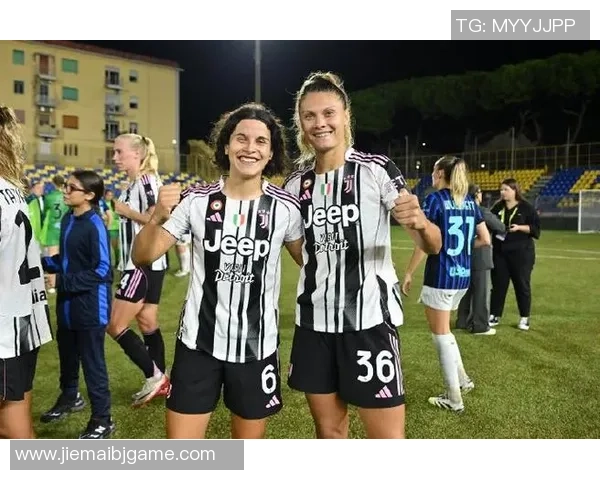 奥沙利文与足球巨星同框合影展现体育跨界友谊的精彩瞬间