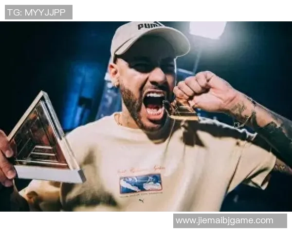 足球巨星与钓鱼爱好者的跨界之旅:绿茵场与钓鱼竿上的奇妙碰撞